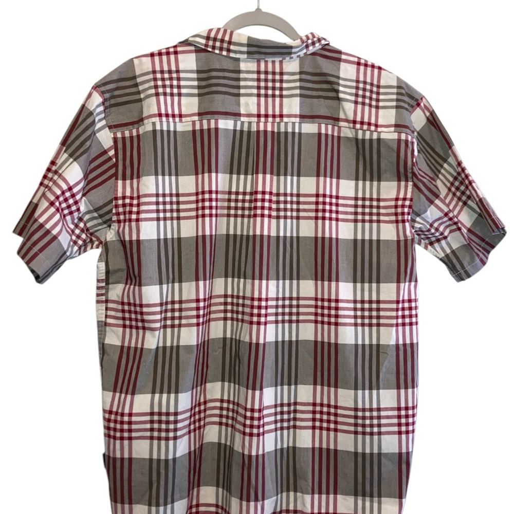Patagonia large short sleeve button up - Picture 2 of 4